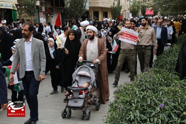 راهپیمایی ۱۳ آبان در قم
عکس از هدی حاج غفاری