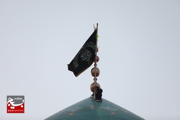 آیین تعویض پرچم گنبد آستان مقدس حضرت موسی مبرقع(ع)
عکس از حسین شاه‌بداغی