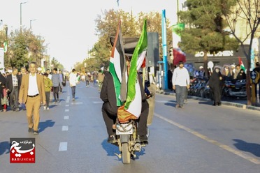 راهپیمایی مردم ولایتمدار قم در حمایت از کودکان مظلوم غزه

عکس از زهرا صباغی رنانی