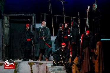 سوگواره نمایشی «یاس ارغوانی» در قم

عکس از سیدمحمدمهدی قدس‌علوی