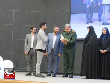 عکس اجتماع دانش آموزی