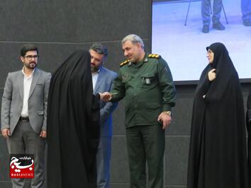 عکس اجتماع دانش آموزی