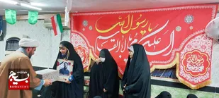 تجلیل هم مسجدیهایِ شهیدان رضازاده و زینال زاده از مقام مادران شهید/بسیجیان بر دستان پُر مهر مادران بوسه زدند + عکس