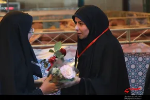 مراسم اهدای مدال قهرمانان بین المللی استان اصفهان به خانواده شهدای مدافع حرم