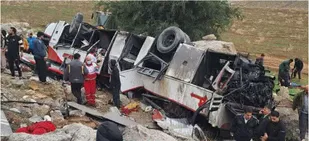 حادثه تلخ اتوبوس سربازها ۱۷ مصدوم برجا گذاشت