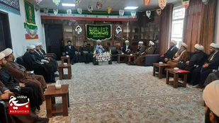 برگزاری نشست جهاد تبیین با حضور حجت الاسلام پولادی در دفتر امام جمعه مسجدسلیمان