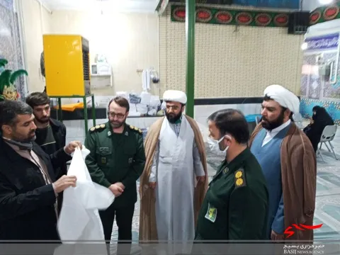 بازدید نماینده منتخب مجلس شورای اسلامی در ساوه وزرندیه از کارگاه تولید ماسک و لباس بیمارستان بسیج سازندگی ساوه