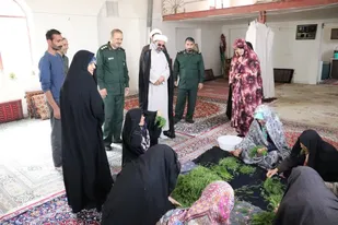 سرکشی فرمانده سپاه شاهرود از خواهران جهادگر بسیجی بیارجمند+ تصاویر