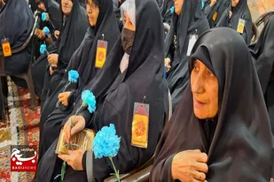 گلزار شهدای سرخه گلباران شد