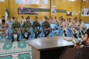 سرباز نماد عزت و غیرت کشور است