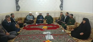 دیدار صمیمی فرمانده ناحیه بسیج هویزه با خانواده شهید نعیم نایری