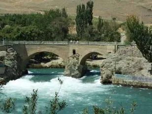 معرفی جاذبه&zwnj;های گردشگری چهارمحال و بختیاری