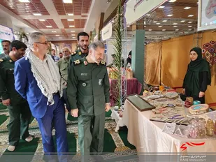 نمایشگاه &laquo;مسیر مبارک&raquo; از دوربین بسیج