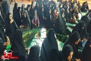 سفره صلوات نماد همدلی بانوان بسیجی برای پیروزی رزمندگان اسلام است