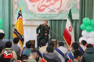 حضور صمیمی فرمانده سپاه استان اردبیل در جمع معتکفین نوجوان و جوان