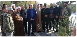 گلباران و عطر افشانی گلزار شهدای شهر وحیدیه