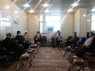 خواهران بسیجی شهرستان تفت با امام جمعه شهرستان دیدار کردند