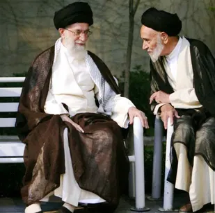 حجت الاسلام سیدرضا حسینی گلپایگانی به فرزندان شهیدش پیوست