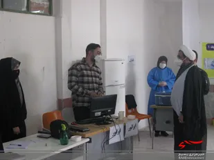 سرکشی از ایستگاه واکسیناسیون عمومی در هنرستان سردار قاسم سلیمانی فاروج