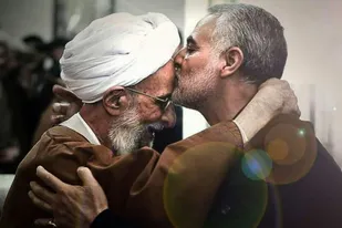 شهید سلیمانی و آیت الله مصباح یزدی الگویی بصیر، شجاع و فداکار برای نسل جوان