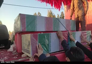 تشییع باشکوه ۱۱ شهید گمنام در اردستان