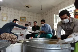 توزیع ۲۰۰۰ غذای گرم در شهرستان مهرستان