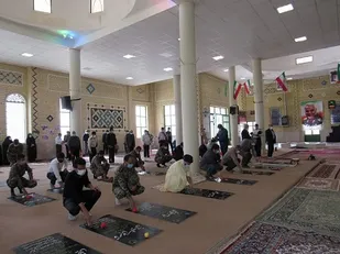 گلباران قبور مطهر شهدای شهر فرادنبه