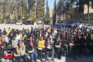 مراسم بزرگداشت دهه فجر در آموزشگاه شهید علیرضا اسکندری شهرستان ارسنجان برگزار شد