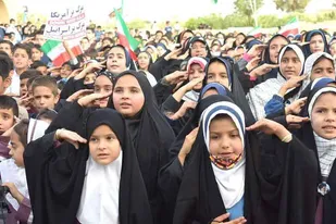 طنین سلام فرمانده در اجتماع بزرگ دهه نودی&zwnj;ها در بهاباد