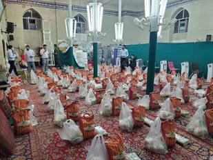 سومین مرحله ی تهیه و توزیع کمک مومنانه توسط مهندسین جهادی استان قم