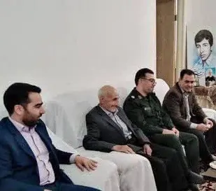 دیدار فرمانده حوزه بسیج فجر و بخشدار مرکزی شهرستان پیشوا با خانواده شهدا در قالب طرح سپاس