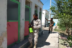 ضدعفونی و گندزدایی مدارس شهرستان زهک