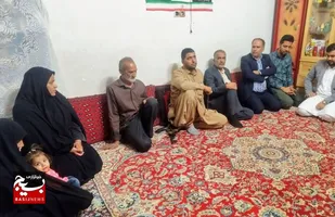 شهدا چراغ راه و الگوی حقیقی ایثار و مقاومت هستند