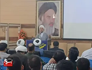انقلاب اسلامی با مردم و ولایت پایدار ماند