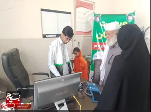 ویزیت رایگان توسط گروه  جهادی شهید سلیمانی بسیج جامعه پزشکی در سراوان