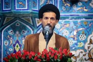 تأکید امام جمعه اردکان بر ایستادگی ملت در برابر جنگ روانی دشمن و تبیین موضع قدرت ایران