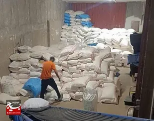 دپو ۲۶ تن کود و سم قاچاق در یک گاراژ