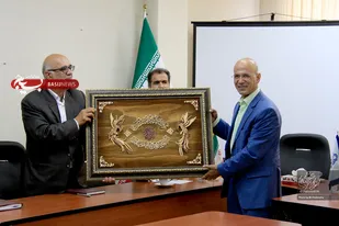 تقدیر رئیس دانشگاه صنعتی شاهرود از دبیر همایش سلامت و زندگی