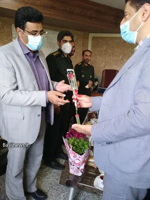دیدار جانشین فرمانده سپاه خمینی شهر با مدیر آموزش و پرورش