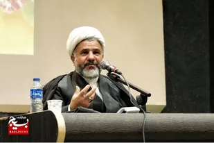 پاسداران در دفاع از ارزش&zwnj;های انقلاب مخلصانه حضور دارند