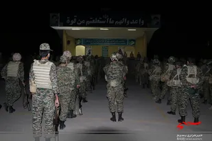 به مناسبت هفته دفاع مقدس و تجدید بیعت با شهدا و امام شهدا راهپیمایی شبانه رزمندگان لشکر 14 امام حسین علیه السلام برگزار شد