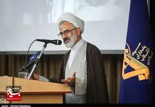 طلایه داران عقیدتی سیاسی مجاهدان راه حق و مقابله با زورگویی های دشمنان هستند