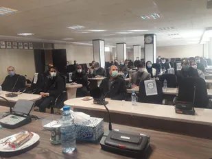 ملت ایران به پشتوانه یکدیگر طاغوت را به زیر کشیدند