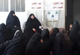 جلسه توجیهی اشتغال زایی بانوان روستای خم پیچ شهرستان خوانسار