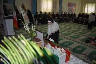 مراسم بزرگداشت سردار سلیمانی در دبستان شاهد شهید همت شاهرود+ تصاویر
