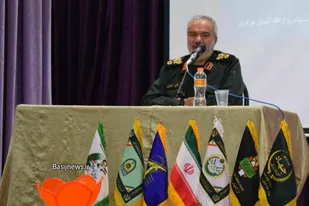 روند قوی شدن ملت ایران روز به روز شتاب بیشتری می&zwnj;گیرد/ سپاه به وسعت انقلاب عمل می&zwnj;کند