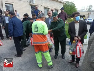 250 بسته معیشتی بین کارگران خدمات شهرداری شاهین&zwnj;دژ و کشاورز توزیع شد