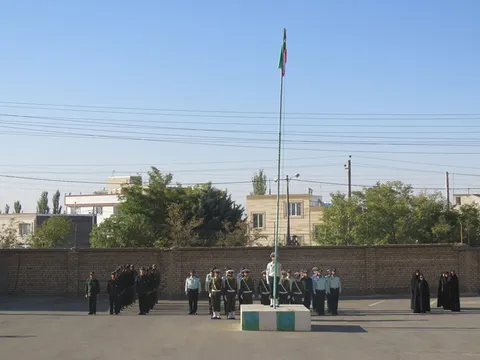 نیروی انتظامی امروز در مسیر پویایی و پیشبرندگی /عزت نیروی انتظامی در گرو مردمی بودن این نهاد