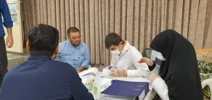 ویزیت رایگان بیماران توسط پزشکان بسیجی در قم