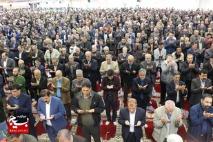 اقامه نماز عید سعید فطر در شهرستان نهاوند با حضور باشکوه مردم